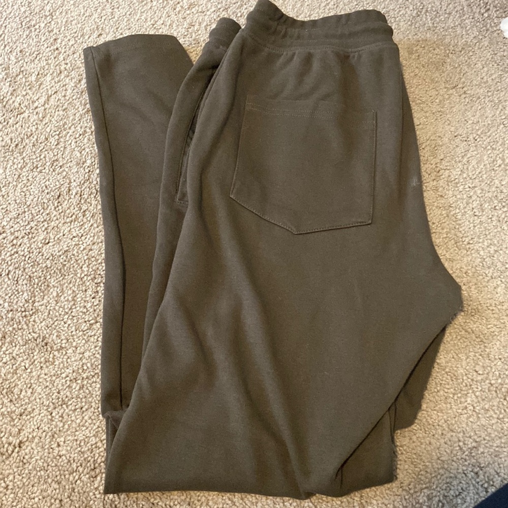 Men’s alphalete joggers size large like new
